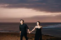 Kerap Jadi Sorotan, 8 Potret Denny Caknan Pamer Keromantisan Photoshoot Bareng Istri
