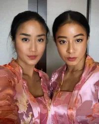 Kerap Tampil Simpel dan Cenderung Tomboi, Intip 9 Potret Pesona Renatta Moeloek Saat Feminim - Cantik Nan Anggun Disebut Ratu di Antara Dua Pria Ganteng