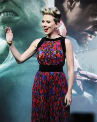 Keren - Cantik, The Avengers Favorit Kamu Tampil Bareng di London