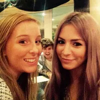 Keren dan Necis, Inilah Kakak Kesayangan Harry Styles 1D