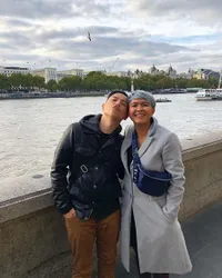 Keseruan Ernest Prakasa Ajak Istri & Anak-Anak Liburan ke London!
