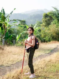 Keseruan Tissa Biani Liburan ke Curug Leuwi Hejo, Trekking - Main Air