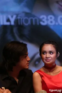 Ketahuan! Rizky Nazar & Michelle Ziudith 'Mesra' di Balik Layar 