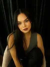 Kian Tampil Nyentrik dan Eksotis, Ini 7 Potret terkini Shafa Harris yang Tampil Beda - Tunjukkan Pesona Tato-tato Kecil di Tubuhnya 