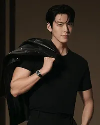 Kim Woo Bin Konfirmasi Pernikahan dengan Shin Min Ah Lewat Surat Tulisan Tangan