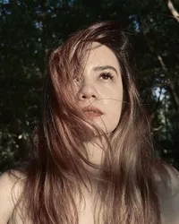 Kini Berani Tampil Buka-Bukaan, Potret Putri Anne Yang Makin Hot Usai Lepas Hijab - Pamer Tato di Lengan