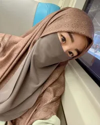 Kini Bercadar, Intip 7 Potret Larissa Chou Mantan Istri Alvin Faiz yang Kecantikannya Semakin Teduh & Bikin Hati Adem