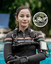 Kini Jadi Instruktur Diving, Intip Potret Hot Kirana Larasati Saat Pakai Baju Selam Hingga Bikini Two Piece