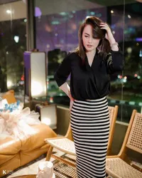 Kini Jadi Istri Caleg, 8 Potret Terbaru Jennifer Dunn yang Kenakan Gaun Backless - Punggung Mulus dan Tato Jadi Sorotan