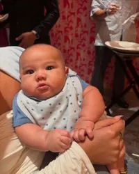 Kini Jadi Om, 7 Potret Keanu Massaid Bersama Arash Anak Aaliyah Massaid