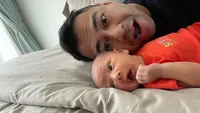 Kini Punya 2 Jagoan, Ini Sederet Foto Raffi Ahmad Ikut Momong Baby Rayyanza: Pamer Pesona Hot Daddy Makin Bahagia!