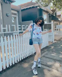 Kini Tinggal di Australia, Intip 15 Potret Carissa Putri yang Makin Cantik dan Hoby Pakai Hotpants - Percaya Diri Pamer Kaki Jenjang Nan Mulus