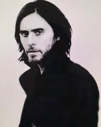 Kira-kira Bakal Jadi Villain Atau Hero Ya? 7 Potret Jared Leto Sang Pemeran Utama di Film 'MORBIUS'