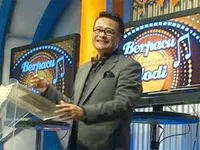 Koes Hendratmo 'Berpacu Dalam Melody', Tetap Aktif & Penuh Senyum