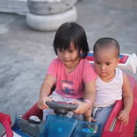 Kompak dan Kocaknya Kala & Bhai, 2 Anak Bungsu Zaskia Mecca