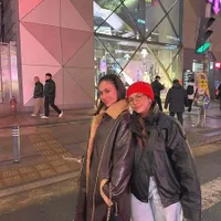 Kompak dan Tetap Stylish, Wulan Guritno Liburan Seru ke Korea Bareng Shaloom