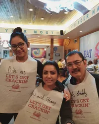 Kompaknya Keluarga Mayangsari & Bambang Trihatmodjo Saat Liburan