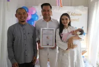Konsep Serba Putih, Intip 10 Momen Prosesi Aqiqah Anak Kedua Faby Marcelia