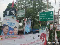 Kontras sama Interiornya yang Mewah, 8 Potret Lingkungan Sekitar Rumah Ustaz Solmed yang Berada di Perkampungan Warga