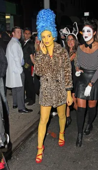 Kostum Unik di Pesta Halloween Heidi Klum, Bikin Geleng Kepala