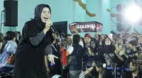 Kotak Band Manggung di Indahnya Keramaian Senja Terowongan Kendal Jakarta