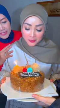 Kristina Rayakan Ultah ke-50, Dapat Surprise dari Sahabat