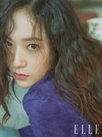 Krystal f(x) Pamer Pesona Cantik di Pemotretan Bersama ELLE Korea
