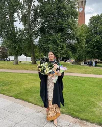 Kuliah di Inggris, Ini 8 Potret Alifiya Arkana Putri Sulung Dede Yusuf Saat Wisuda - Anggun Dalam Balutan Kebaya