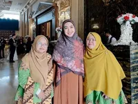 Kuliah Lagi, 9 Potret Kehidupan Oki Setiana Dewi di Mesir - Dapat Sambutan Hangat