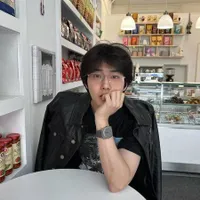 Kumpulan Foto Ganteng Suho EXO Nongkrong di Kafe, Sukses Bikin Halu Berasa Lagi Ngedate Sama Ayang!