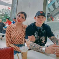 Kumpulan Foto Millen Cyrus Mesra Bareng Cowok-Cowok Ganteng Lokal Sampai Bule, Kira-Kira Pacarnya yang Mana Ya?