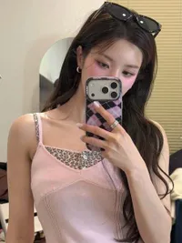 Kwon Eunbi Makin Langsing, Pamer Body Goals di Balik Layar Pemotretan