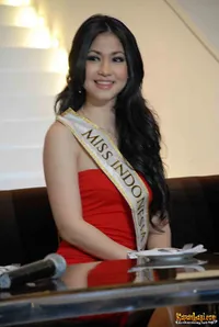 Kaiane Aldorino di Plaza Indonesia