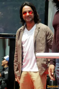 Kalemnya Rohit Bhardwaj, Kharismanya Seperti 'Yudhistira'