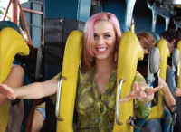 Katy Perry Pamer Warna Rambut Baru