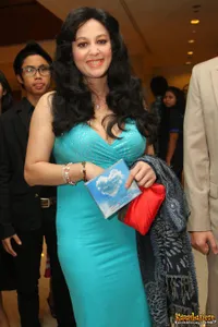 KD dan Meriam Bellina Bergabung Dengan Partai Hanura