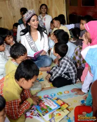 Kebersamaan Puteri Indonesia 2014 Saat Ultah Bersama Anak Yatim