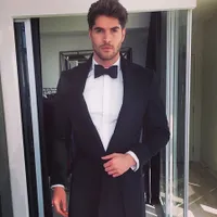 Kenali Nick Bateman - Aktor Hot Saingan Adam Levine