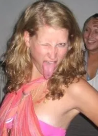 Keponakan Putri Diana Sebar Foto Nakal Lewat Facebook