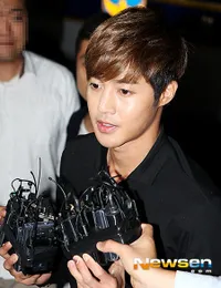 Kim Hyun Joong Datangi Kantor Polisi Untuk Diinterogasi