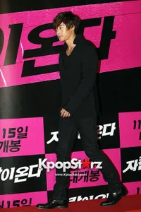 Kim Hyun Joong Menghadiri Premier Film JACKAL IS COMING