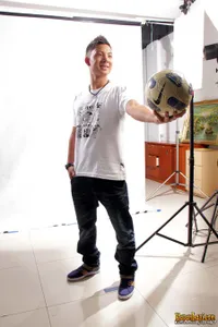 Kim Kurniawan di Kantor Sinemart