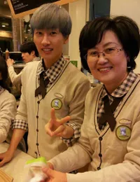 Koleksi Foto Eunhyuk Super Junior di Tous Les Jours