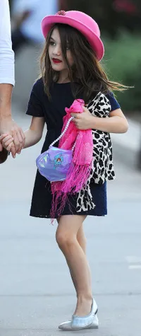 Koleksi Gaya Super Fashionable Suri Cruise