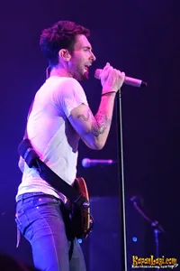 Konser Maroon 5 di Istora Senayan Jakarta