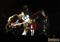 Kotak Aransemen Lima Lagu Untuk Panggung Simple Plan
