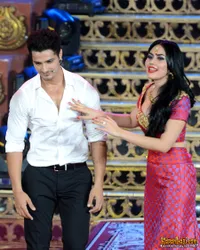 Kronologi Aksi Nakal Kartika Putri Buka Kancing Baju Vin Rana