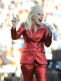 Lady Gaga Nangis - Beyonce Lepas 'Macan Kumbang' di Super Bowl 50