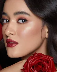 Berdarah Belanda, Ini 8 Potret Pesona Cantik Mawar Eva de Jongh yang Sukses Bintangi Film-Film Box Office Indonesia - Terbukti Tak Hanya Modal Good Looking