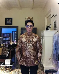 Lama Tak Muncul di Layar Kaca, Intip 9 Potret Terbaru Paundrakarna Cucu Bung Karno Berdarah Ningrat yang Kini Makin Gagah dan Menawan